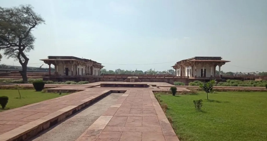 rambagh, built by babar in agra, was originally named bagh-e-gul afshan.