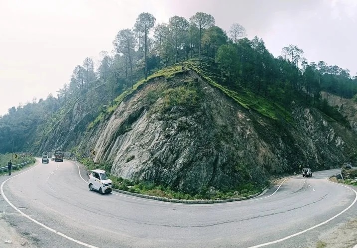 road to sipti falls located in champawat district of uttarakhand.