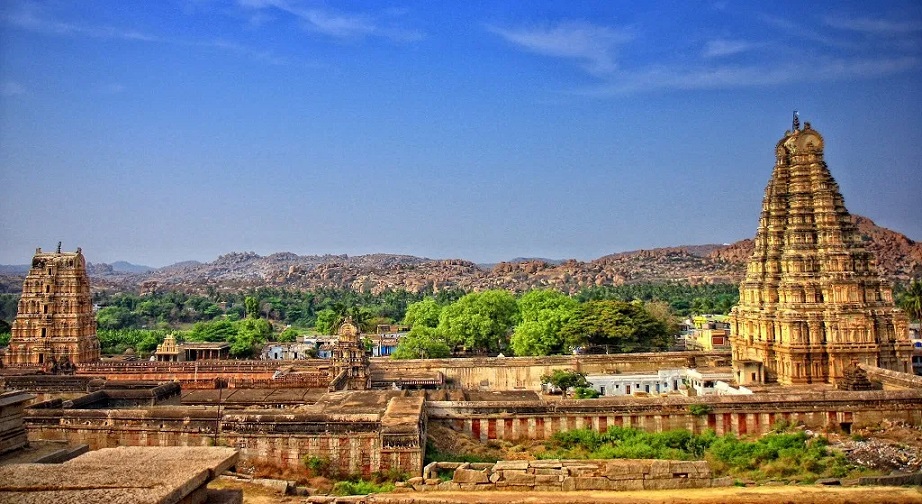 virupaksha temple of hampi.