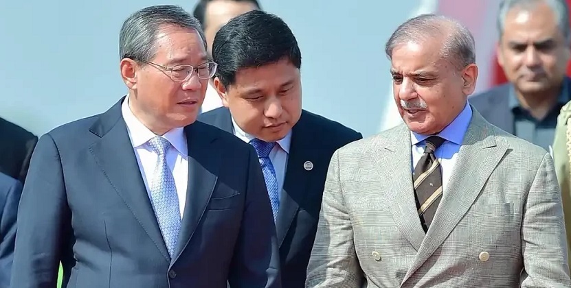 prime ministers of china and pakistan at the sco summit.