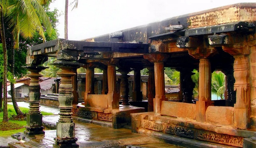 tripuranatakeshwara temple situated in balligavi (Balla) village of shivamogga district, karnataka.